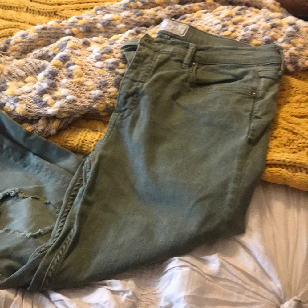 Free people knee destroyed skinny